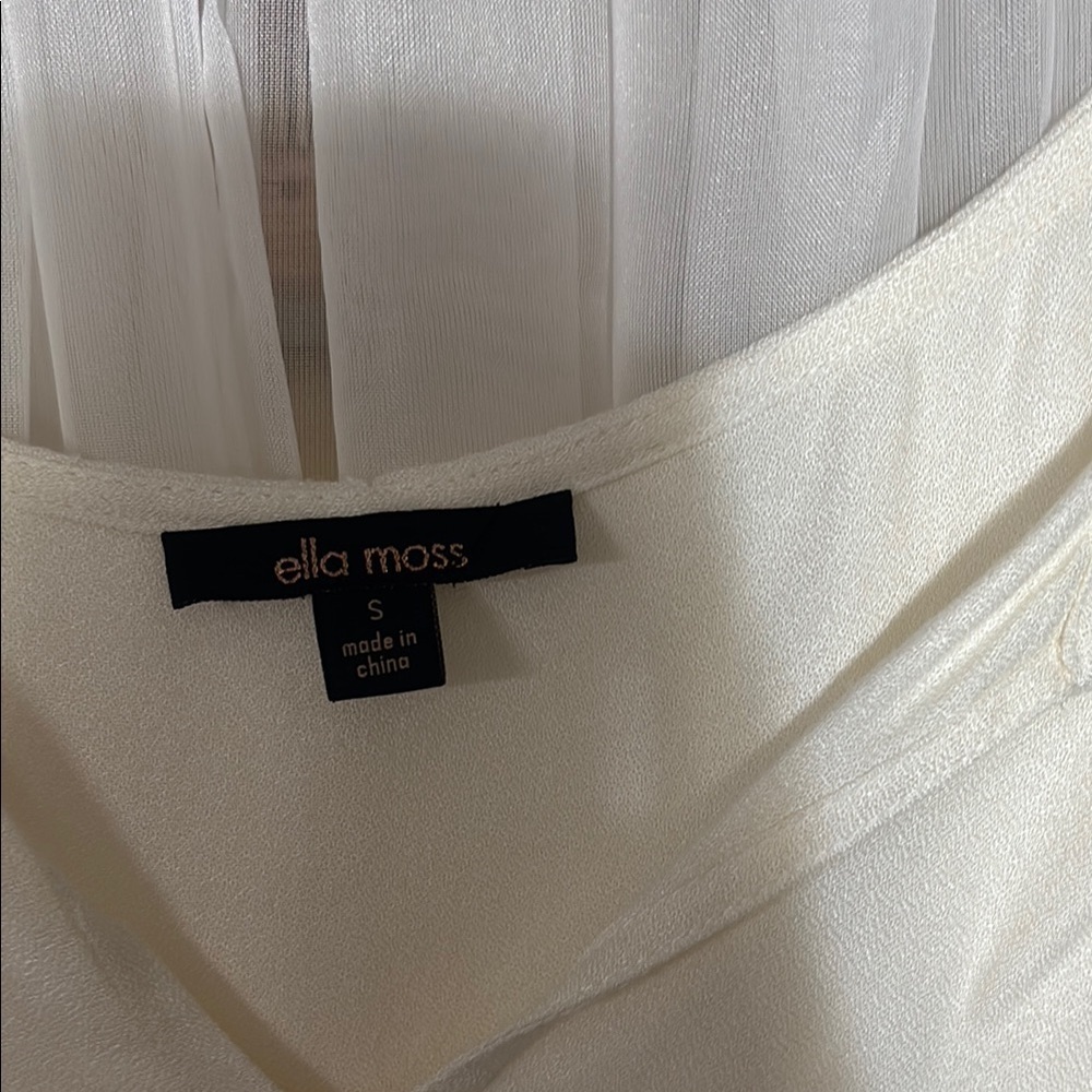 Ruffle Oversized Ella Moss Cream Flutter Sleeve Blouse - Picture 2 of 3